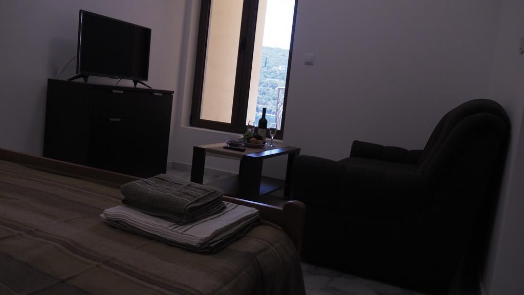 Vilena Apartmani Tivat Exterior foto